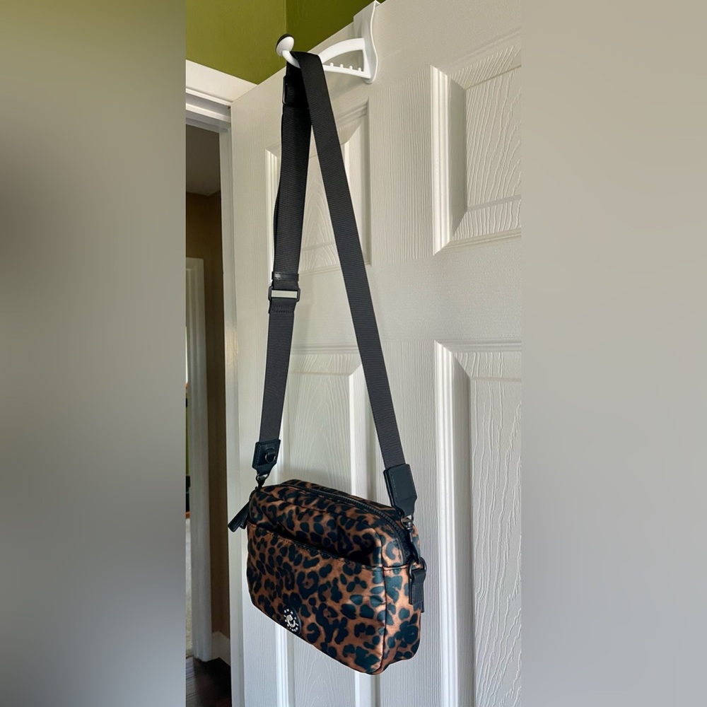 Kurt Geiger Camera Bag Crossbody Leopard Brown Quilted Nylon Shoulder Bag - Picture 5 of 8